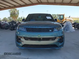 2024 Land Rover Range Rover Sport Dynamic SE z VIN SAL1L9FU7RA413561, wystawiony jako IAAI lot #42123500 z przebiegiem 8 319 mil mil oraz . Historia ofert i sprzedaży dostępna na DreamBid. Obrazek 13.