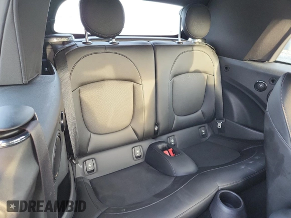 2018 MINI Convertible Cooper S с VIN WMWWG9C58J3E39013, выставлен на аукционе Copart как лот 58946435 с пробегом 66 992 миль миль и На запчасти • Non repairable. История ставок и продаж доступна на DreamBid. Изображение 10.