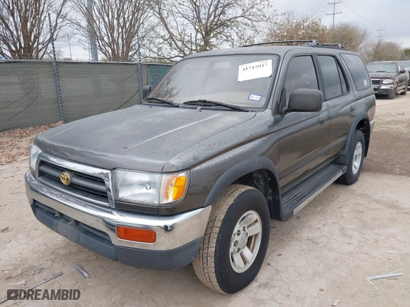 1997 Toyota 4Runner SR5 with VIN JT3GN86R1V0048834, listed as a IAAI auction lot 41715917 with 369,366 mi miles. Bid and sale history available at carsss.com. Image 2.