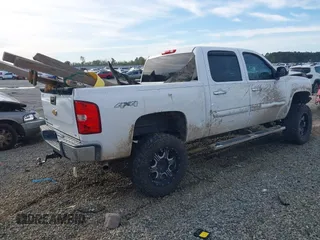 2011 Chevrolet Silverado 1500 LT with VIN 3GCPKSE36BG219504, listed as a IAAI auction lot 41891475 with 189,240 mi miles. Bid and sale history available at carsss.com. Image 4.