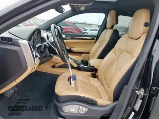 2016 Porsche Cayenne z VIN WP1AA2A26GKA13863, wystawiony jako Copart lot #55081365 z przebiegiem 178 612 mil mil oraz Szkoda całkowita • Salvage title. Historia ofert i sprzedaży dostępna na DreamBid. Obrazek 7.