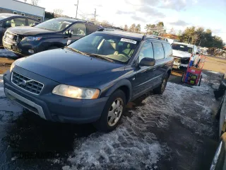 2006 Volvo XC70 with VIN YV4SZ592861235424, listed as a Copart auction lot 45356995 with 333,479 mi miles and Clean Title. Bid and sale history available at carsss.com. Image 1.