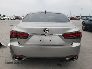 2024 Lexus LS 500 z VIN JTHD51FF8R5020127, wystawiony jako Copart lot #57173835 z przebiegiem 5 020 mil mil oraz Szkoda całkowita • Salvage title. Historia ofert i sprzedaży dostępna na DreamBid. Obrazek 6.