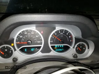 2007 Jeep Wrangler Sahara with VIN 1J4FA54127L127598, listed as a Copart auction lot 44049475 with 222,867 mi miles and Salvage title. Bid and sale history available at DreamBid. Image 9.