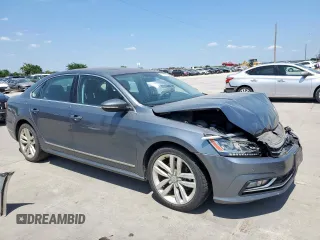 2017 Volkswagen Passat SE z VIN 1VWGT7A35HC074710, wystawiony jako Copart lot #57789935 z przebiegiem 117 351 mil mil oraz Szkoda całkowita • Salvage title. Historia ofert i sprzedaży dostępna na DreamBid. Obrazek 4.