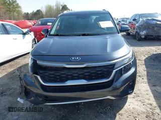 2021 Kia Seltos EX with VIN KNDERCAAXM7119935, listed as a IAAI auction lot 41852009 with 38,177 mi miles. Bid and sale history available at carsss.com. Image 13.