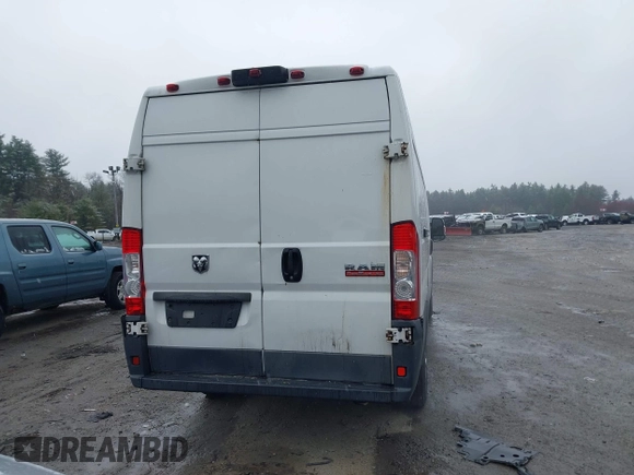 2015 Ram ProMaster Cargo with VIN 3C6URVJGXFE515112, listed as a IAAI auction lot 42016032 with 354,180 mi miles. Bid and sale history available at carsss.com. Image 16.
