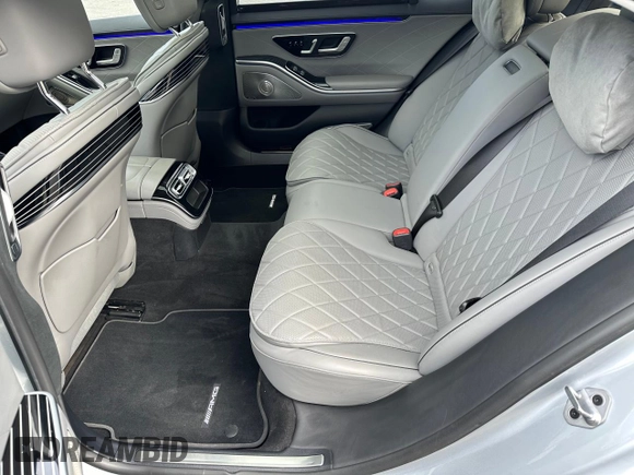 2021 Mercedes-Benz S 580 z VIN W1K6G7GB8MA039284, wystawiony jako Copart lot #51819575 z przebiegiem 77 726 mil mil oraz Czysty tytuł • Clean title. Historia ofert i sprzedaży dostępna na DreamBid. Obrazek 11.