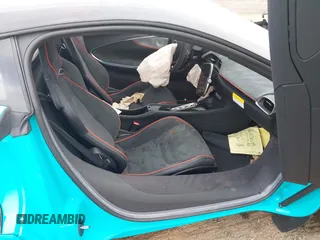 2023 McLaren Artura z VIN SBM16AEA2PW001787, wystawiony jako IAAI lot #41842771 z przebiegiem 2352 mil mil oraz . Historia ofert i sprzedaży dostępna na DreamBid. Obrazek 5.