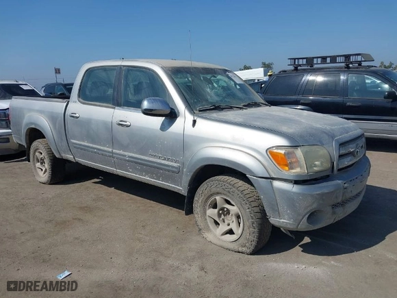 2005 Toyota Tundra SR5 with VIN 5TBET341X5S464119, listed as a IAAI auction lot 40121832 with 185,454 mi miles. Bid and sale history available at carsss.com. Image 1.