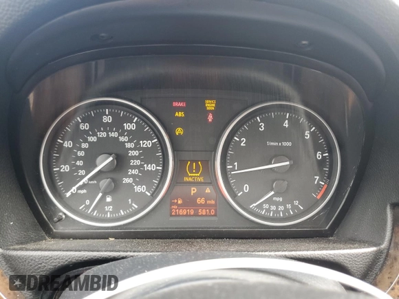 2008 BMW 3 Series 328xi z VIN WBAVC935X8K036008, wystawiony jako Copart lot #57130885 z przebiegiem 216 919 mil mil oraz Czysty tytuł • Clean title. Historia ofert i sprzedaży dostępna na DreamBid. Obrazek 9.