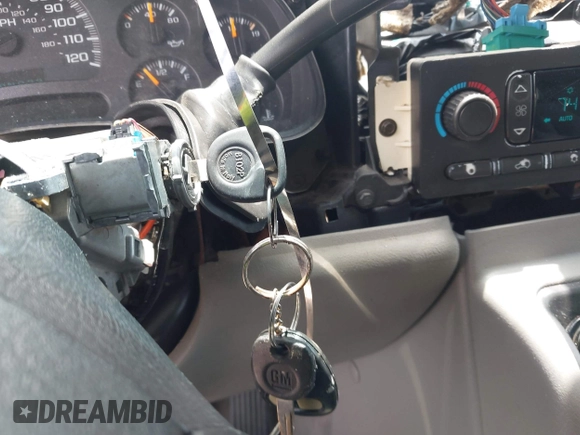 2005 Chevrolet Avalanche LS with VIN 3GNEC12ZX5G274802, listed as a IAAI auction lot 42597171 with Not provided miles and . Bid and sale history available at DreamBid. Image 11.