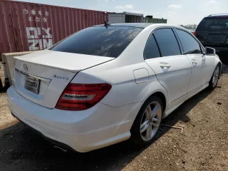 2013 Mercedes-Benz C 300 Sport с VIN WDDGF8AB7DR243159, выставлен на аукционе Copart как лот 64628795 с пробегом 143 014 миль миль и Чистый • Clean title. История ставок и продаж доступна на DreamBid. Изображение 3.