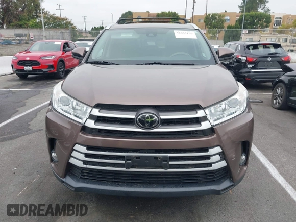 2018 Toyota Highlander SE z VIN 5TDKZRFH6JS248476, wystawiony jako IAAI lot #42644155 z przebiegiem 37 054 mil mil oraz . Historia ofert i sprzedaży dostępna na DreamBid. Obrazek 12.