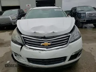 2016 Chevrolet Traverse LT z VIN 1GNKRHKDXGJ186560, wystawiony jako Copart lot #51823695 z przebiegiem 130 479 mil mil oraz Szkoda całkowita • Salvage title. Historia ofert i sprzedaży dostępna na DreamBid. Obrazek 14.