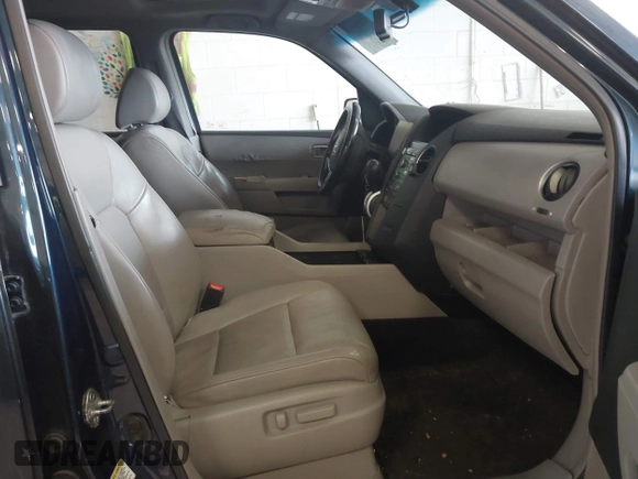 2009 Honda Pilot EX-L with VIN 5FNYF48509B036410, listed as a IAAI auction lot 41859708 with 216,558 mi miles. Bid and sale history available at carsss.com. Image 5.