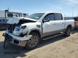 2017 Nissan Titan Platinum Reserve z VIN 1N6AA1E53HN539462, wystawiony jako Copart lot #48360785 z przebiegiem 45 354 mil mil oraz Szkoda całkowita • Salvage title. Historia ofert i sprzedaży dostępna na DreamBid. Obrazek 1.
