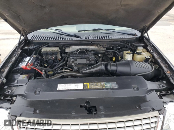 2006 Ford Expedition Eddie Bauer with VIN 1FMPU17586LA75297, listed as a Copart auction lot 45040385 with 180,847 mi miles and Clean Title. Bid and sale history available at carsss.com. Image 12.
