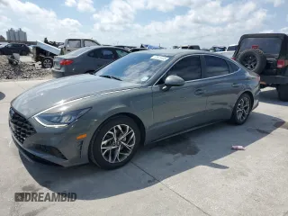 2020 Hyundai Sonata SEL z VIN 5NPEL4JA6LH010969, wystawiony jako Copart lot #53923445 z przebiegiem 83 738 mil mil oraz Szkody całkowita. Historia ofert i sprzedaży dostępna na DreamBid. Obrazek 1.