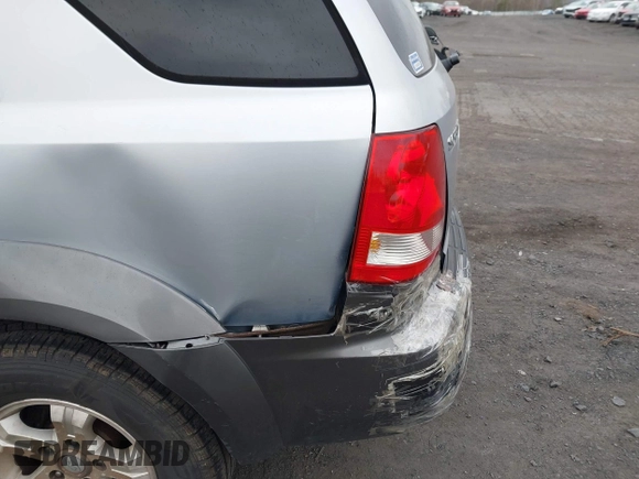 2006 Kia Sorento LX with VIN KNDJD733665644279, listed as a IAAI auction lot 42007277 with 159,395 mi miles and . Bid and sale history available at DreamBid. Image 6.