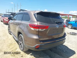 2018 Toyota Highlander LE z VIN 5TDZARFH0JS041636, wystawiony jako IAAI lot #41834037 z przebiegiem 73 004 mil mil oraz . Historia ofert i sprzedaży dostępna na DreamBid. Obrazek 3.