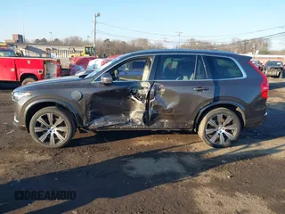 2023 Volvo XC90 Plus Bright Theme with VIN YV4H60CN1P1967680, listed as a IAAI auction lot 41297577 with Not provided miles and . Bid and sale history available at DreamBid. Image 14.