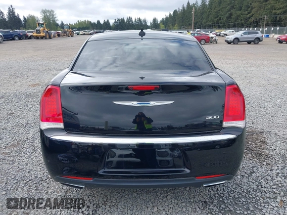 2018 Chrysler 300 Touring with VIN 2C3CCAAG0JH211402, listed as a IAAI auction lot 42081869 with 45,235 mi miles. Bid and sale history available at carsss.com. Image 17.