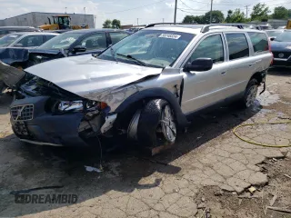 2004 Volvo V70 XC70 with VIN YV1SZ59H041166744, listed as a Copart auction lot 59748324 with 0 mi miles and Salvage Title. Bid and sale history available at carsss.com. Image 1.