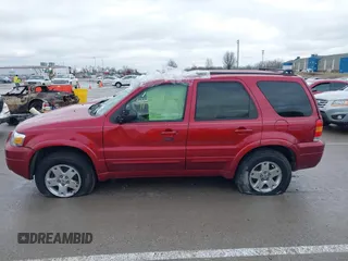 2007 Ford Escape Limited with VIN 1FMCU94147KA24935, listed as a IAAI auction lot 41374921 with 111,512 mi miles. Bid and sale history available at carsss.com. Image 15.