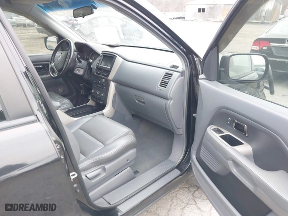 2008 Honda Pilot EX-L with VIN 5FNYF18768B035728, listed as a IAAI auction lot 41492820 with 118,420 mi miles. Bid and sale history available at carsss.com. Image 5.