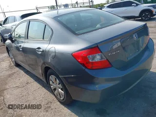 2012 Honda Civic LX z VIN 19XFB2F58CE102273, wystawiony jako IAAI lot #42409158 z przebiegiem 178 381 mil mil oraz . Historia ofert i sprzedaży dostępna na DreamBid. Obrazek 3.