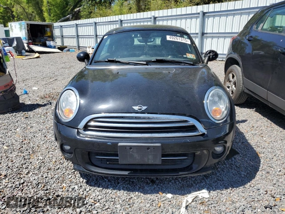 2013 MINI Cooper Coupe with VIN WMWSX1C54DT507731, listed as a Copart auction lot 49261315 with 111,881 mi miles and Clean Title. Bid and sale history available at carsss.com. Image 5.