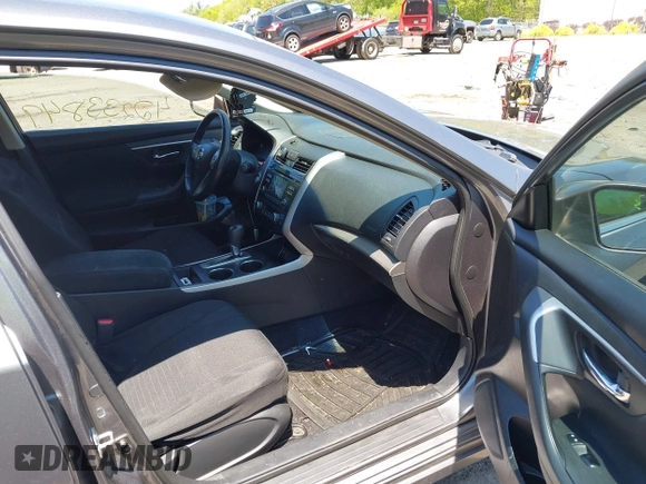 2015 Nissan Altima 2.5 z VIN 1N4AL3AP8FC148631, wystawiony jako IAAI lot #42233849 z przebiegiem 131 225 mil mil oraz . Historia ofert i sprzedaży dostępna na DreamBid. Obrazek 5.