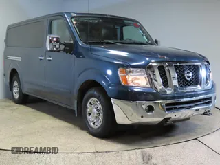2020 Nissan NV 3500 HD SL z VIN 5BZAF0AA3LN851131, wystawiony jako Copart lot #78680004 z przebiegiem 80 372 mil mil oraz Szkody całkowita. Historia ofert i sprzedaży dostępna na DreamBid. Obrazek 1.