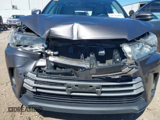 2019 Toyota Highlander LE with VIN 5TDZZRFH6KS306098, listed as a IAAI auction lot 41712844 with 92,056 mi miles and . Bid and sale history available at DreamBid. Image 6.