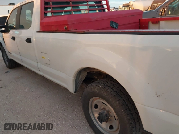 2017 Ford F-350 XL z VIN 1FT7W3AT0HED60746, wystawiony jako IAAI lot #42365684 z przebiegiem 160 642 mil mil oraz . Historia ofert i sprzedaży dostępna na DreamBid. Obrazek 3.
