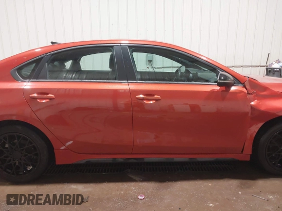 2020 Kia Forte GT-Line with VIN 3KPF34AD0LE199282, listed as a IAAI auction lot 40875733 with 80,593 mi miles. Bid and sale history available at carsss.com. Image 13.