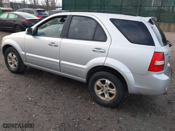 2008 Kia Sorento EX with VIN KNDJC736785782543, listed as a IAAI auction lot 41872596 with 116,815 mi miles. Bid and sale history available at carsss.com. Image 3.