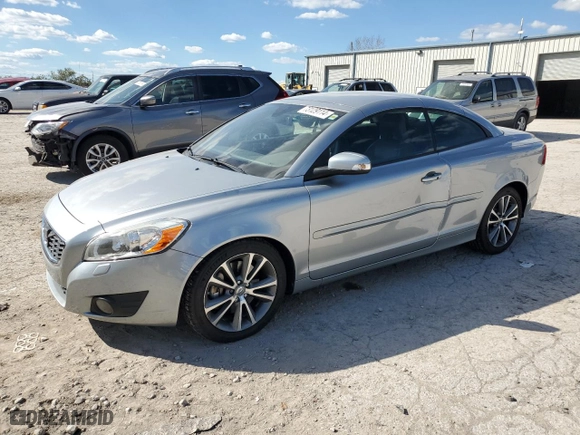 2012 Volvo C70 T5 with VIN YV1672MC8CJ127481, listed as a Copart auction lot 73129114 with 102,167 mi miles and Salvage Title. Bid and sale history available at carsss.com. Image 1.