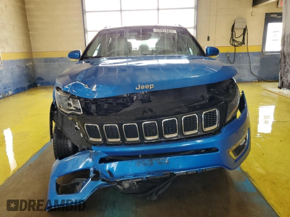 2017 Jeep Compass Limited z VIN 3C4NJDCB7HT641989, wystawiony jako Copart lot #60239735 z przebiegiem 61 915 mil mil oraz Czysty tytuł • Clean title. Historia ofert i sprzedaży dostępna na DreamBid. Obrazek 5.