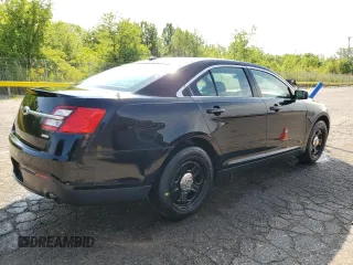 2013 Ford Police Interceptor z VIN 1FAHP2MT9DG113480, wystawiony jako Copart lot #60806295 z przebiegiem 127 243 mil mil oraz Czysty tytuł • Clean title. Historia ofert i sprzedaży dostępna na DreamBid. Obrazek 3.