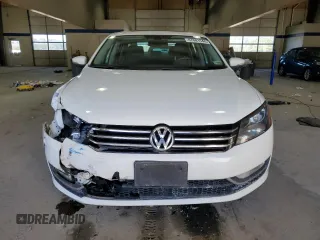 2015 Volkswagen Passat SE with VIN 1VWBS7A36FC005034, listed as a Copart auction lot 47081545 with 147,810 mi miles and Salvage title. Bid and sale history available at DreamBid. Image 5.
