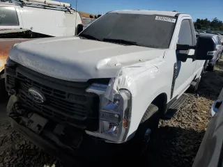 2024 Ford F-250 XL with VIN 1FTBF2AA1RED11382, listed as a Copart auction lot 61824275 with 11,048 mi miles and Salvage title. Bid and sale history available at DreamBid. Image 1.