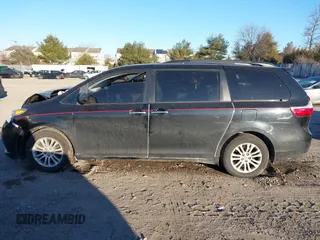 2017 Toyota Sienna XLE Auto Access Seat with VIN 5TDYZ3DC2HS805845, listed as a IAAI auction lot 41456888 with 138,475 mi miles and . Bid and sale history available at DreamBid. Image 14.