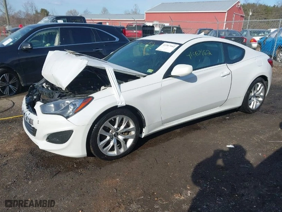 2013 Hyundai Genesis Coupe 2.0T Premium with VIN KMHHT6KD9DU104347, listed as a IAAI auction lot 41567162 with 98,465 mi miles. Bid and sale history available at carsss.com. Image 2.