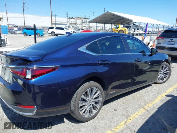 2021 Lexus ES with VIN 58ADA1C16MU008101, listed as a IAAI auction lot 41821059 with 31,823 mi miles. Bid and sale history available at carsss.com. Image 13.