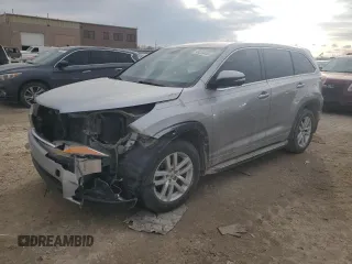 2015 Toyota Highlander LE z VIN 5TDZARFH9FS014846, wystawiony jako Copart lot #48254485 z przebiegiem 170 045 mil mil oraz Szkoda całkowita • Salvage title. Historia ofert i sprzedaży dostępna na DreamBid. Obrazek 1.