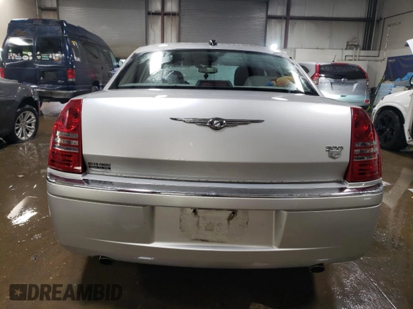 2005 Chrysler 300 with VIN 2C3JA63H25H176366, listed as a Copart auction lot 44174295 with 181,498 mi miles and Salvage Title. Bid and sale history available at carsss.com. Image 6.