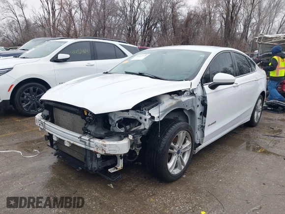 2018 Ford Fusion Hybrid SE with VIN 3FA6P0LU6JR177745, listed as a IAAI auction lot 41433376 with 97,025 mi miles. Bid and sale history available at carsss.com. Image 2.