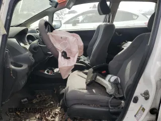 2013 Honda Fit with VIN JHMGE8H31DC063544, listed as a Copart auction lot 43292445 with 0 mi miles and Salvage Title. Bid and sale history available at carsss.com. Image 7.